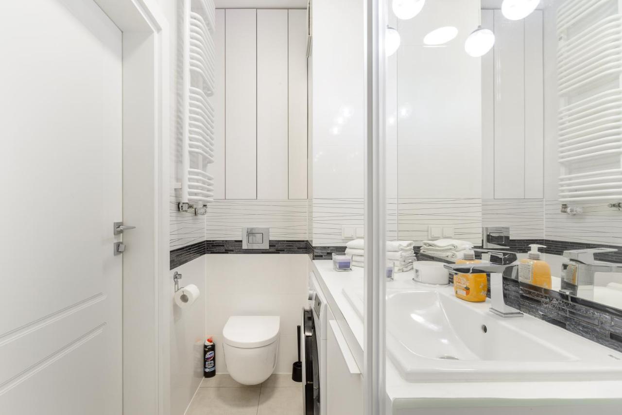 Lumina Luxury Apartments In Mennica Residence Varsó Kültér fotó