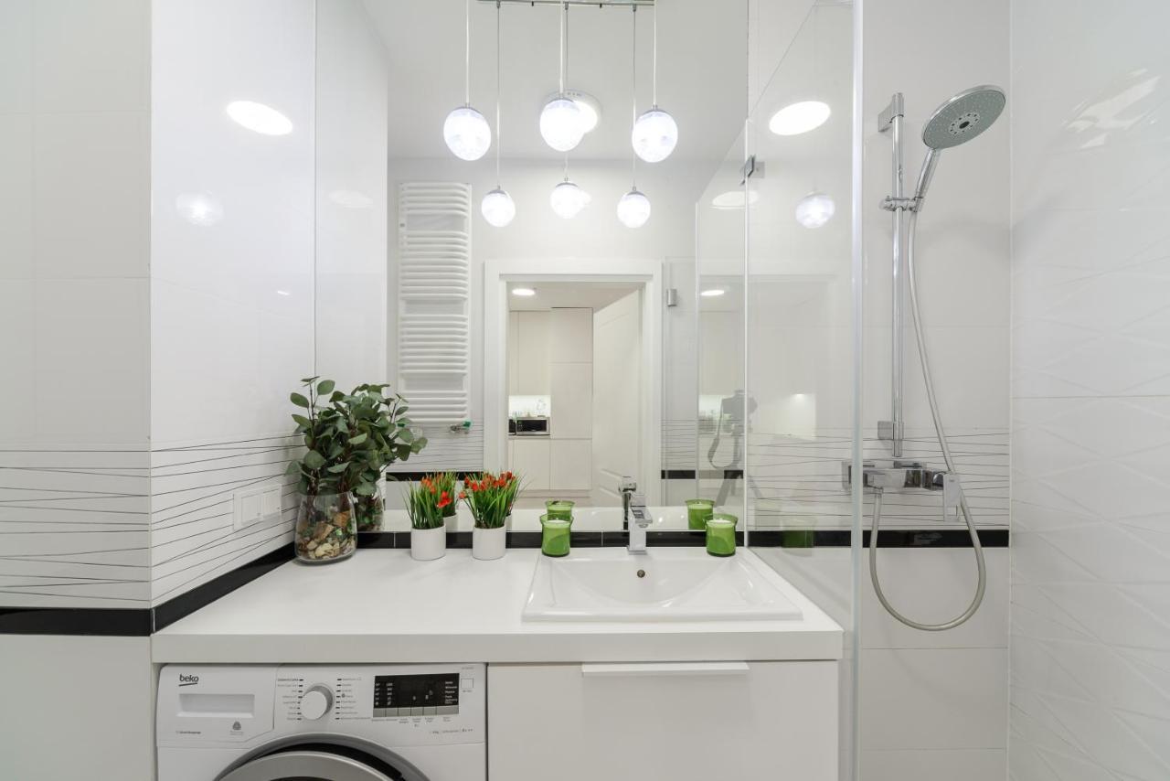 Lumina Luxury Apartments In Mennica Residence Varsó Kültér fotó