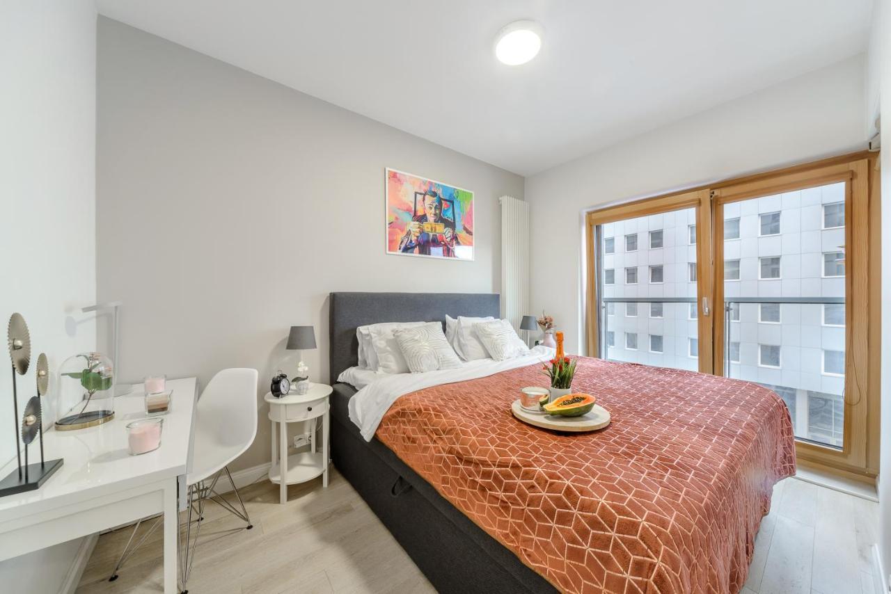 Lumina Luxury Apartments In Mennica Residence Varsó Kültér fotó